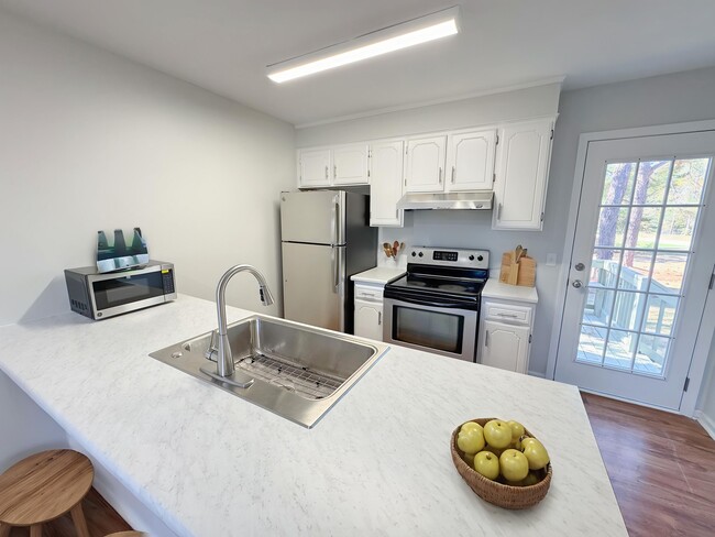 Building Photo - 249 Highpoint Rd