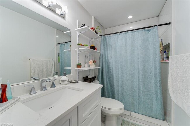 Building Photo - 751 Pine Cone Ln