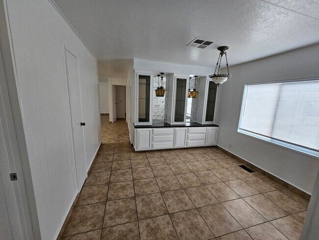 Building Photo - 2401 W Olive Ave