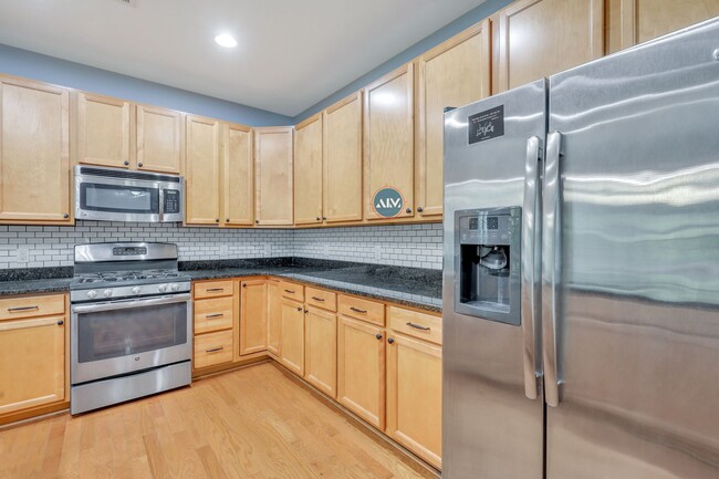 Building Photo - Beautiful Home In The Heart of Bluffton - ...