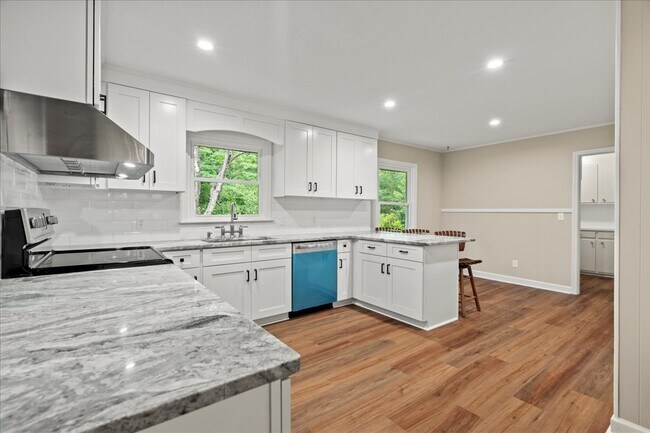 Building Photo - 511 Arbor Dr