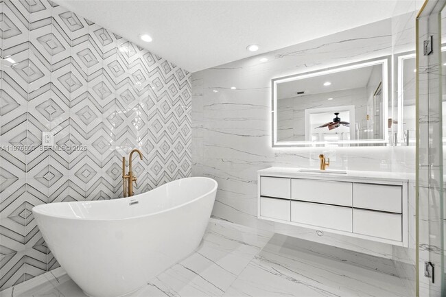 Building Photo - 947 Nautilus Isle