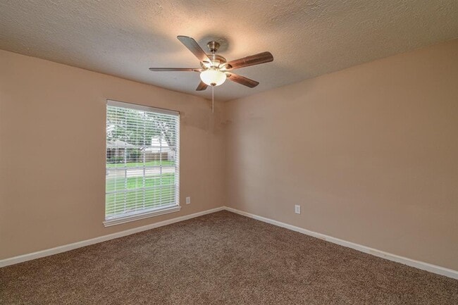 Building Photo - 15903 N Trace Dr