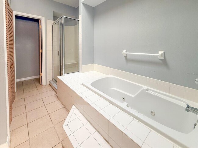 Building Photo - 515 Orchid Dr