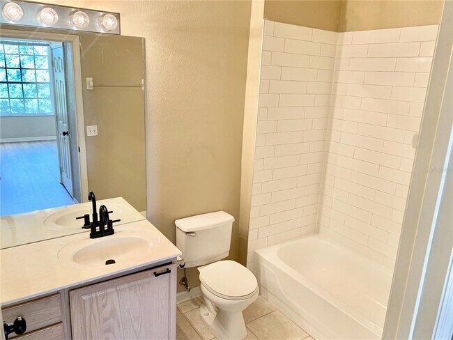 Building Photo - 1212 S Hiawassee Rd