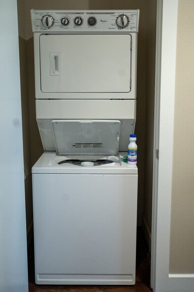 Building Photo - 791 Town and Country Blvd