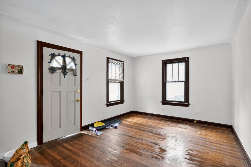 Building Photo - 2525 Tyrell Dr