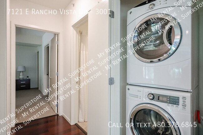 Building Photo - 7121 E Rancho Vista Dr