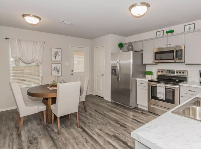 Building Photo - 5041 Woodstream Dr