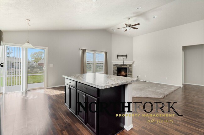 Building Photo - Great Nampa Rental with 3 car garage