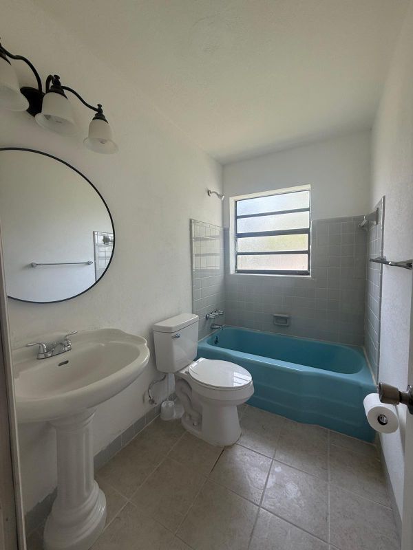 Building Photo - 329 W Arlington St