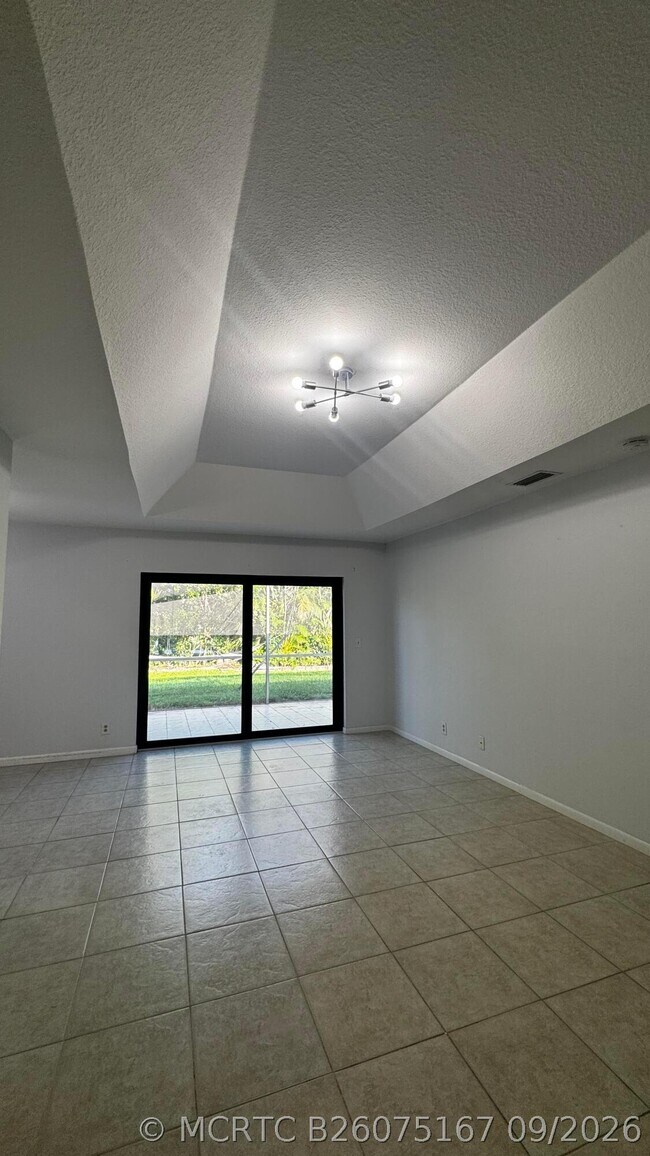 Building Photo - 20970 Concord Green Dr W