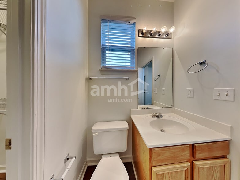 Building Photo - 194 Chemistry Cir