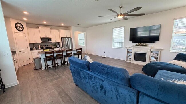 Building Photo - 11200 Listening Dr