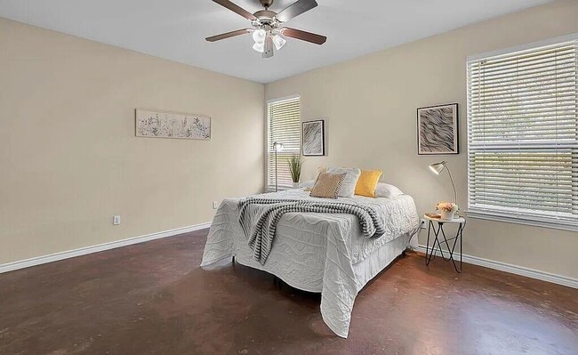 Building Photo - 137 Flat Creek Dr