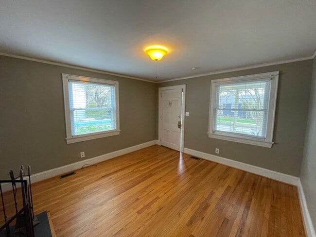Building Photo - Coming Soon!!   Lovely 2 Bedroom House Clo...