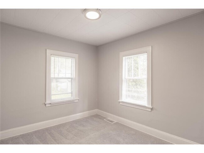 Building Photo - 4020 Emerson Ave N