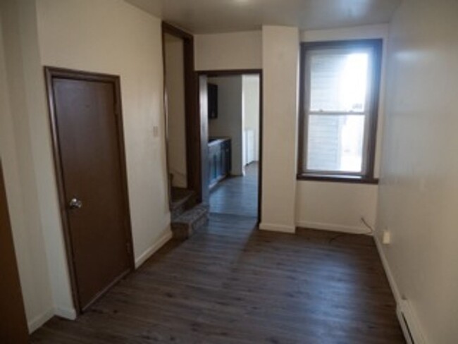 Building Photo - Bright 2-Bedroom Easton Apartment with Out...