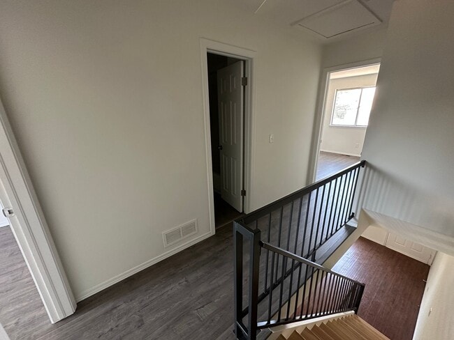 Building Photo - LOCATION LOCATION!! Open and inviting 3-be...