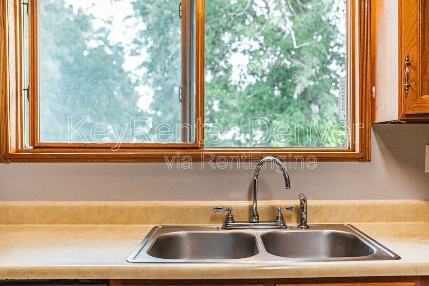 Building Photo - 16565 E Girard Ave