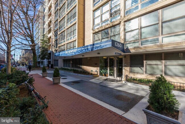 Building Photo - 1260 21st St NW