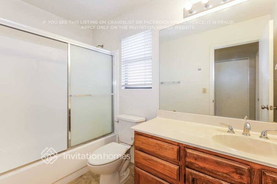 Building Photo - 8833 W Windsor Ave