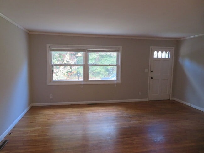 Building Photo - Winston Terrace Rental