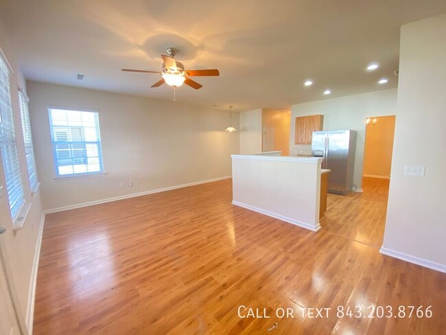 Building Photo - Available Now! Explore this Spacious 3-bed...