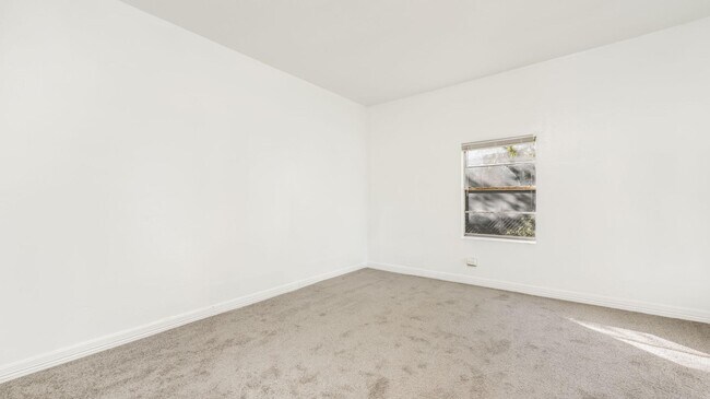 Building Photo - 2600 Morales St