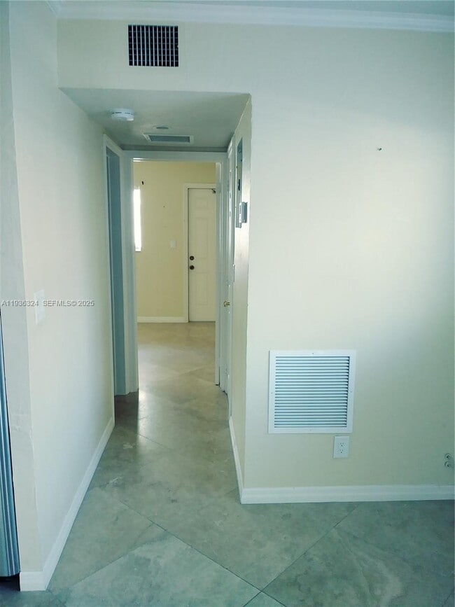 Building Photo - 1864 NE 46th St