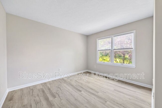 Building Photo - 439 Wynridge Dr