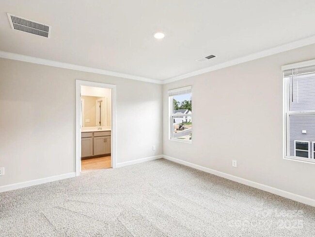 Building Photo - 6122 Starview Ter