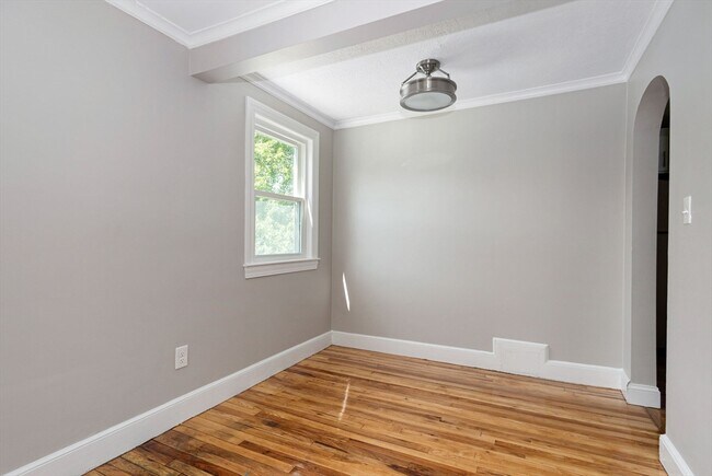 Building Photo - 25 Paragon Rd