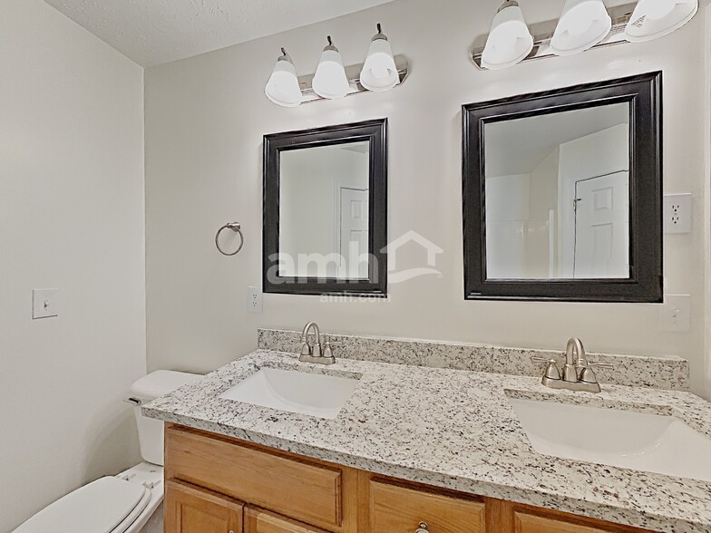 Building Photo - 4864 Ark Ln