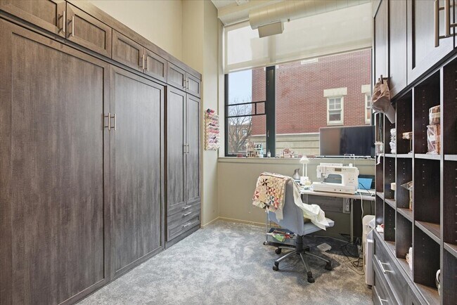 Building Photo - 2600 N Southport Ave