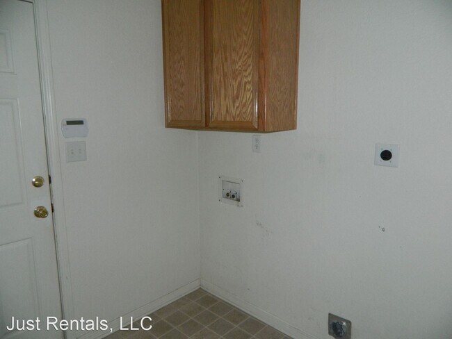 Building Photo - 4 br, 2 bath House - 2903 Wisteria Lane