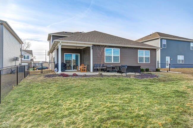 Building Photo - 2214 Warbler St
