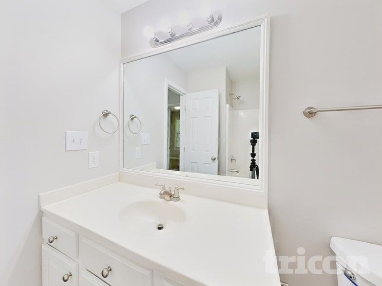 Building Photo - 5816 Wynmore Road