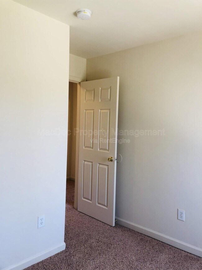 Building Photo - 11009 Bevin Dr