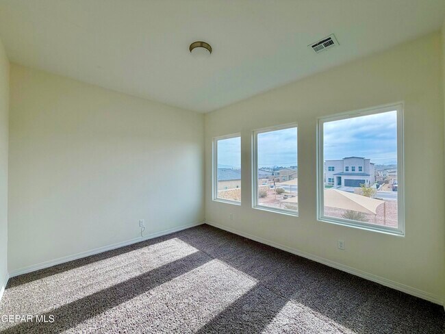 Building Photo - 122 Esther Trl