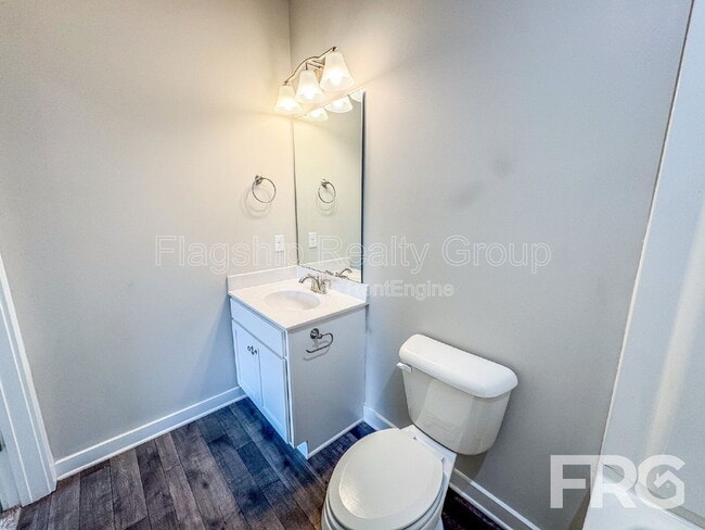 Building Photo - 1507 S Taylor St