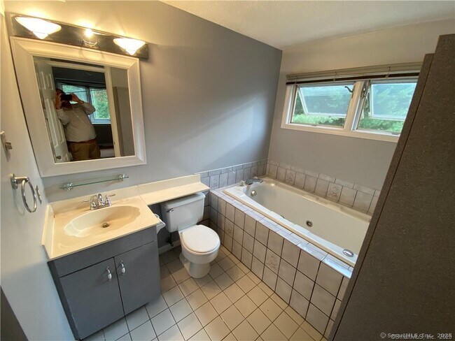 Building Photo - 719 Sandstone Dr