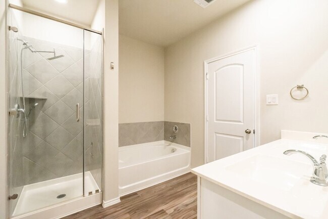 Building Photo - 16856 Pink Wintergreen Dr