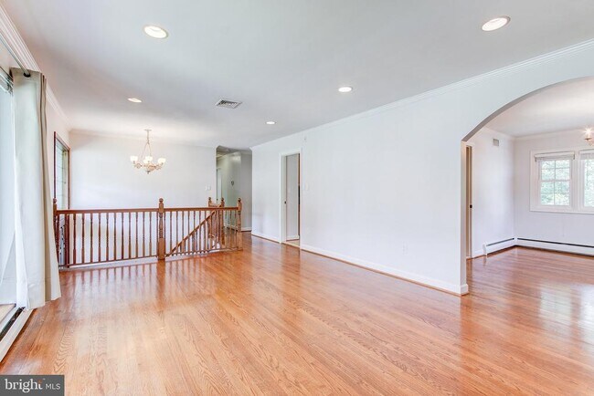 Building Photo - 3809 Great Neck Ct