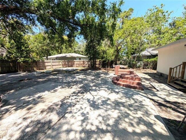 Building Photo - 1608 E New Orleans Ave