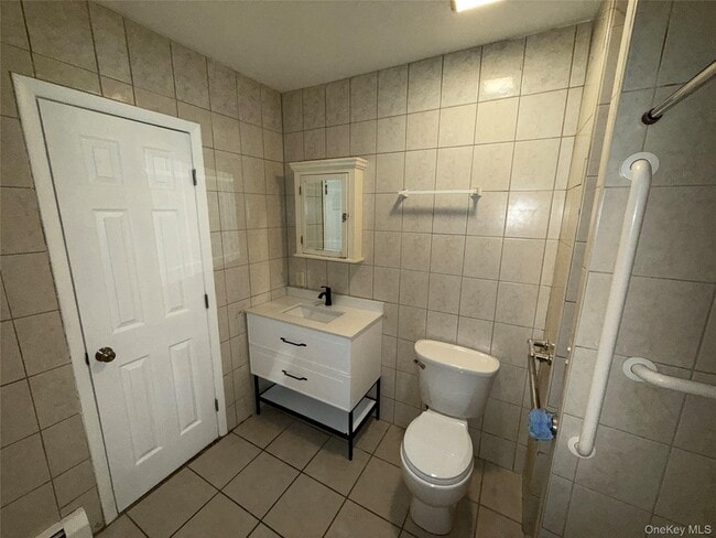 Building Photo - 18 Brook St