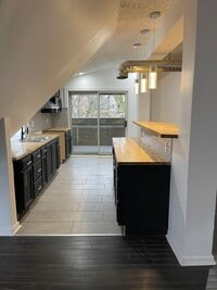 Building Photo - 2832 Stanton Ave