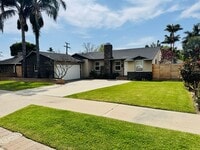 Building Photo - Phenomenal Single Story Near Downtown Orange!