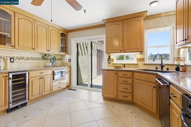 Building Photo - 3279 Mt Diablo Ct
