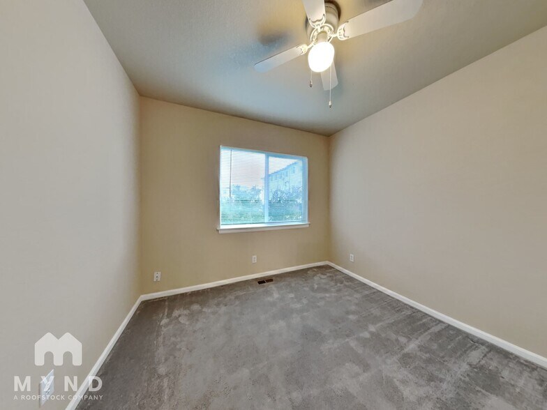 Building Photo - 5850 Ceylon St
